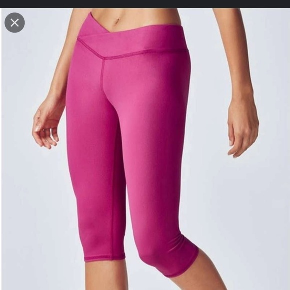 Fabletics Winn Powerhold Capri Leggings - Picture 1 of 4